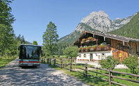 Gut unterwegs mit dem AlmErlebnisBus Gut unterwegs mit dem AlmErlebnisBus